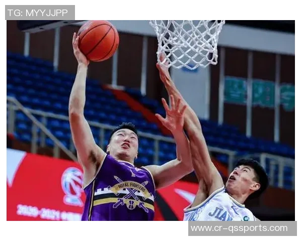 昔日队友赛后再相拥李根给马布里送上祝福 昔日队友赛后再相拥李根给马布里送上祝福